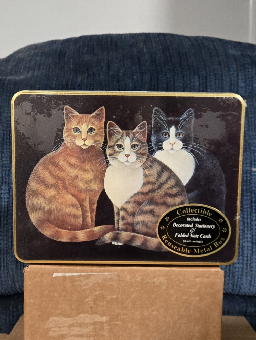 Collectible Cat Tin Box with Stationary, Note Cards & Envelopes